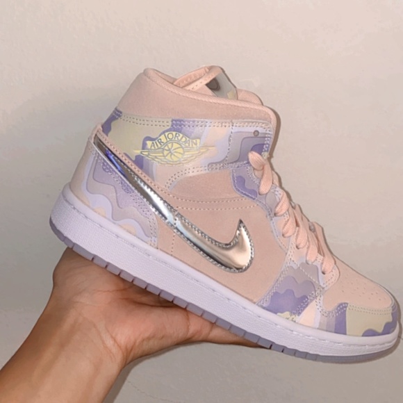 Women's Nike Air Jordan 1 Mid SE